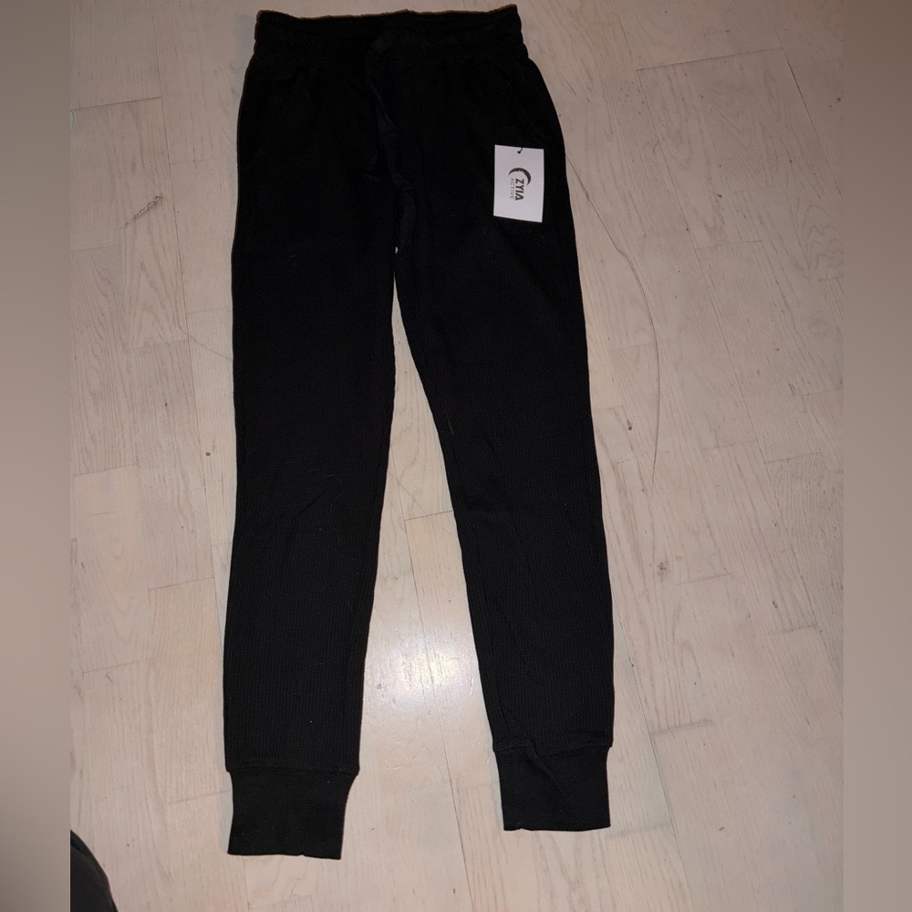 ZYIA woman's Black joggers